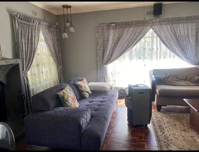 5 BEDROOM HOUSE FOR SALE IN ROBERTSHAM